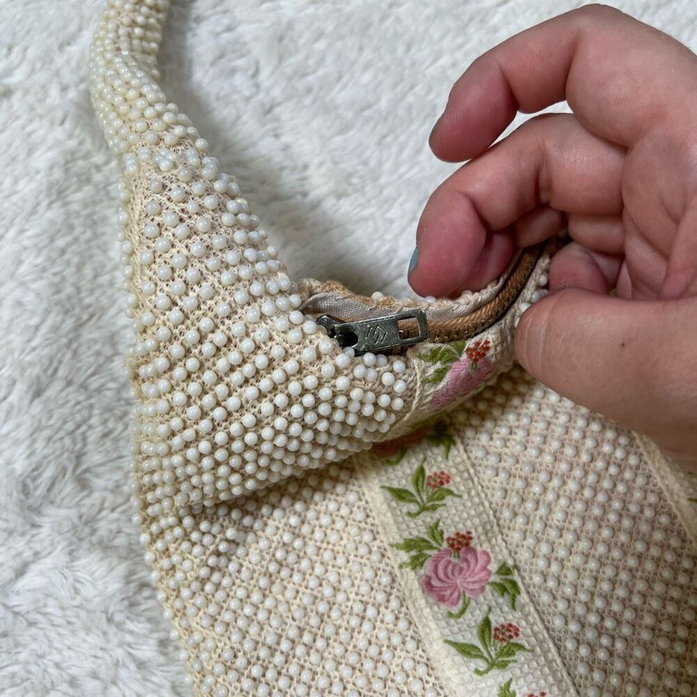Vintage 1950s John Wind Lumured Rose Beaded Hand Bag Purse - Picture 6 of 10